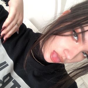 Meet your Posher, Gaby